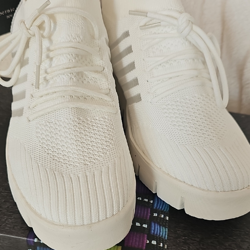 bernie mev. Women's Sneakers in Cream and Gray - Picture 4 of 12